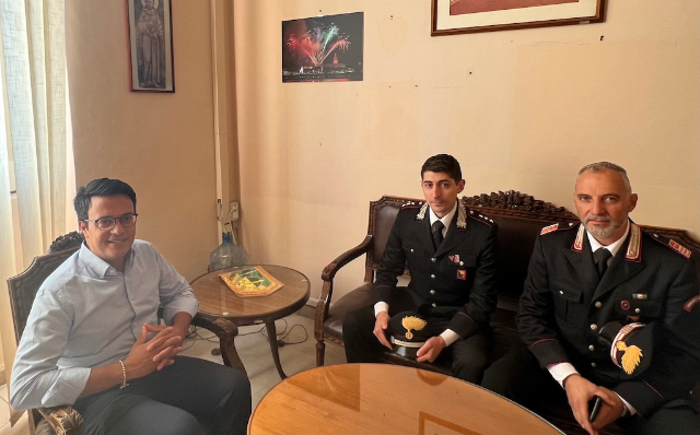 Riposto, visita istituzionale del comandante dei Carabinieri della Compagnia di Giarre. Vasta: “Saremo sempre dalla parte della legalità”