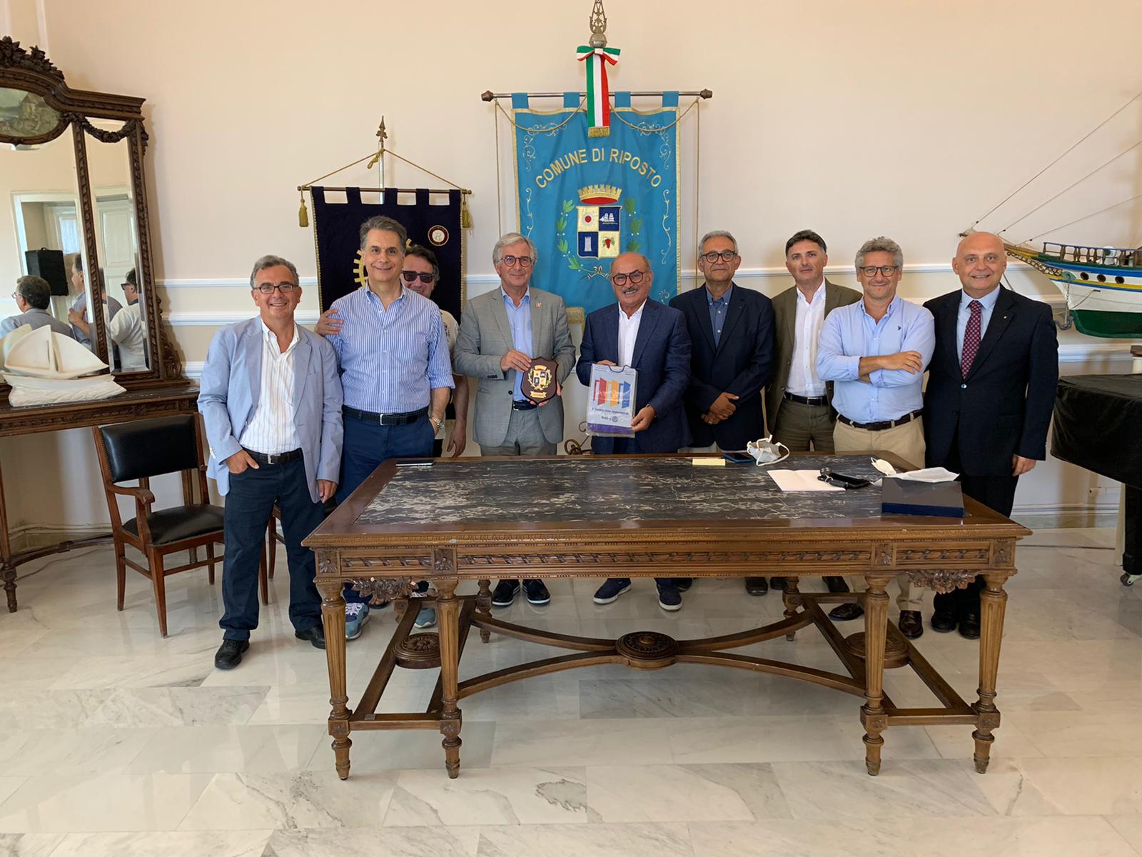Visita al comune governatore rotary 