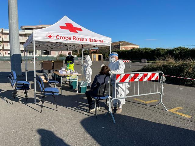 Covid riposto, tamponi per l'intera popolazione domenica 2 maggio area com via mattarella 